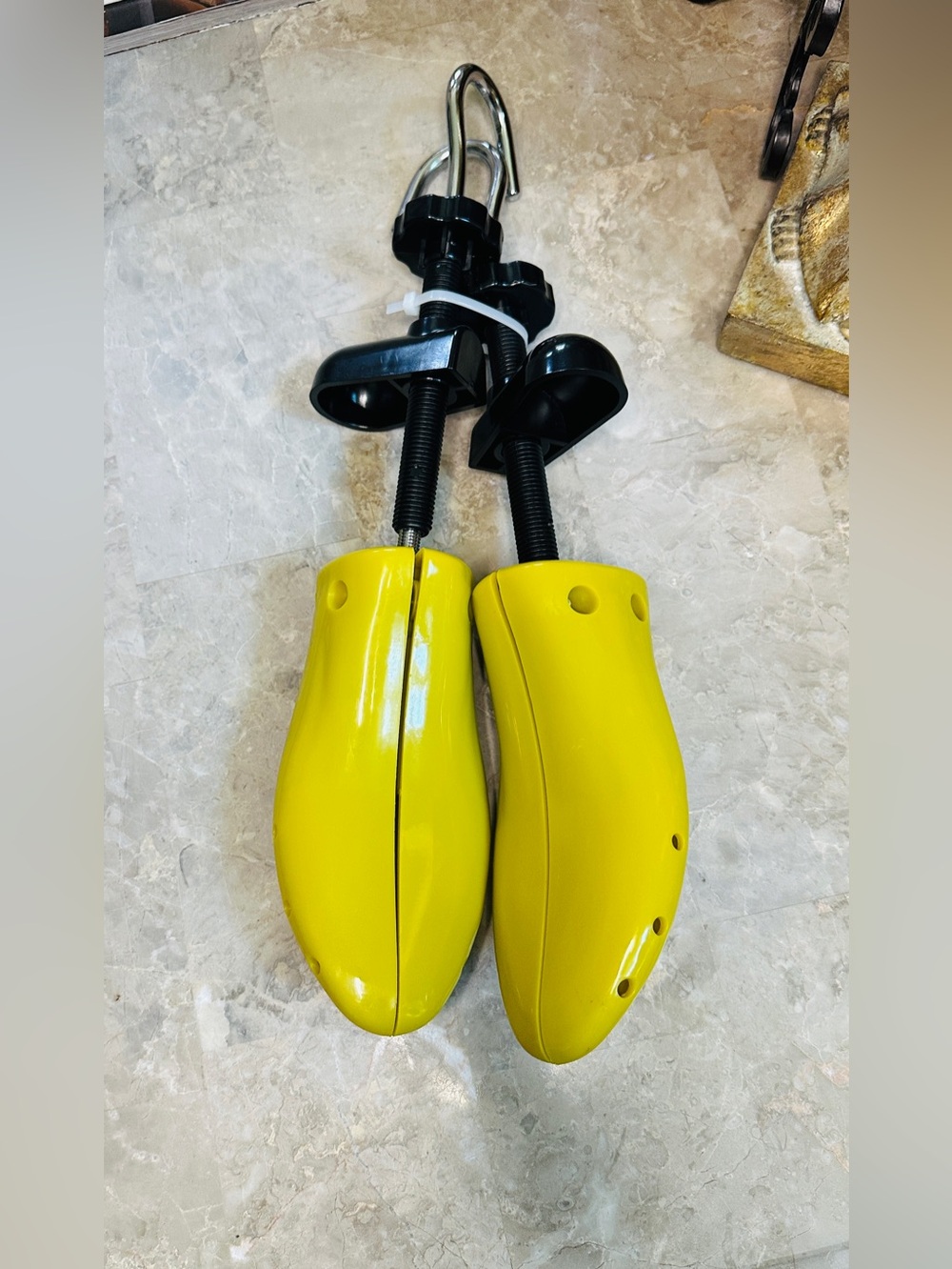 2pcs Yellow Shoe Stretcher Adjustable Width Length Wm's & men's